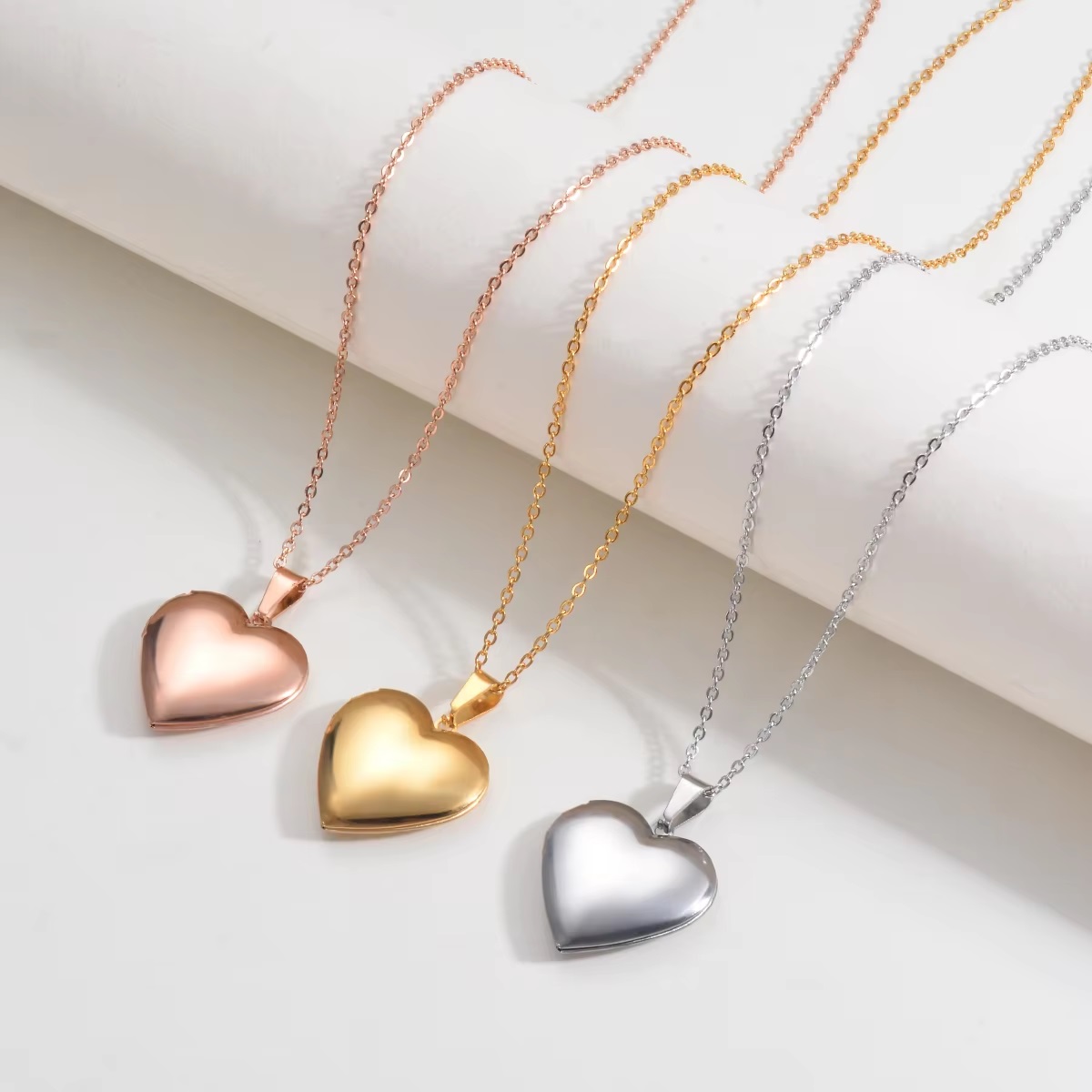 여성용 맞춤형 하트 생일 꽃 로켓 목걸이, 스테인레스  - Birth Flower Necklace 리뷰 및 가격